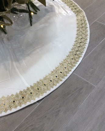 84" White Velvet Beaded Collar Tree Skirt