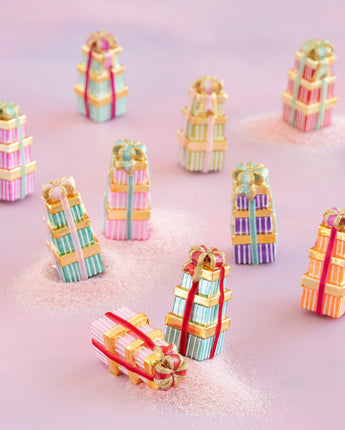 4.5" Gift Box Ornament (Sold Separately)
